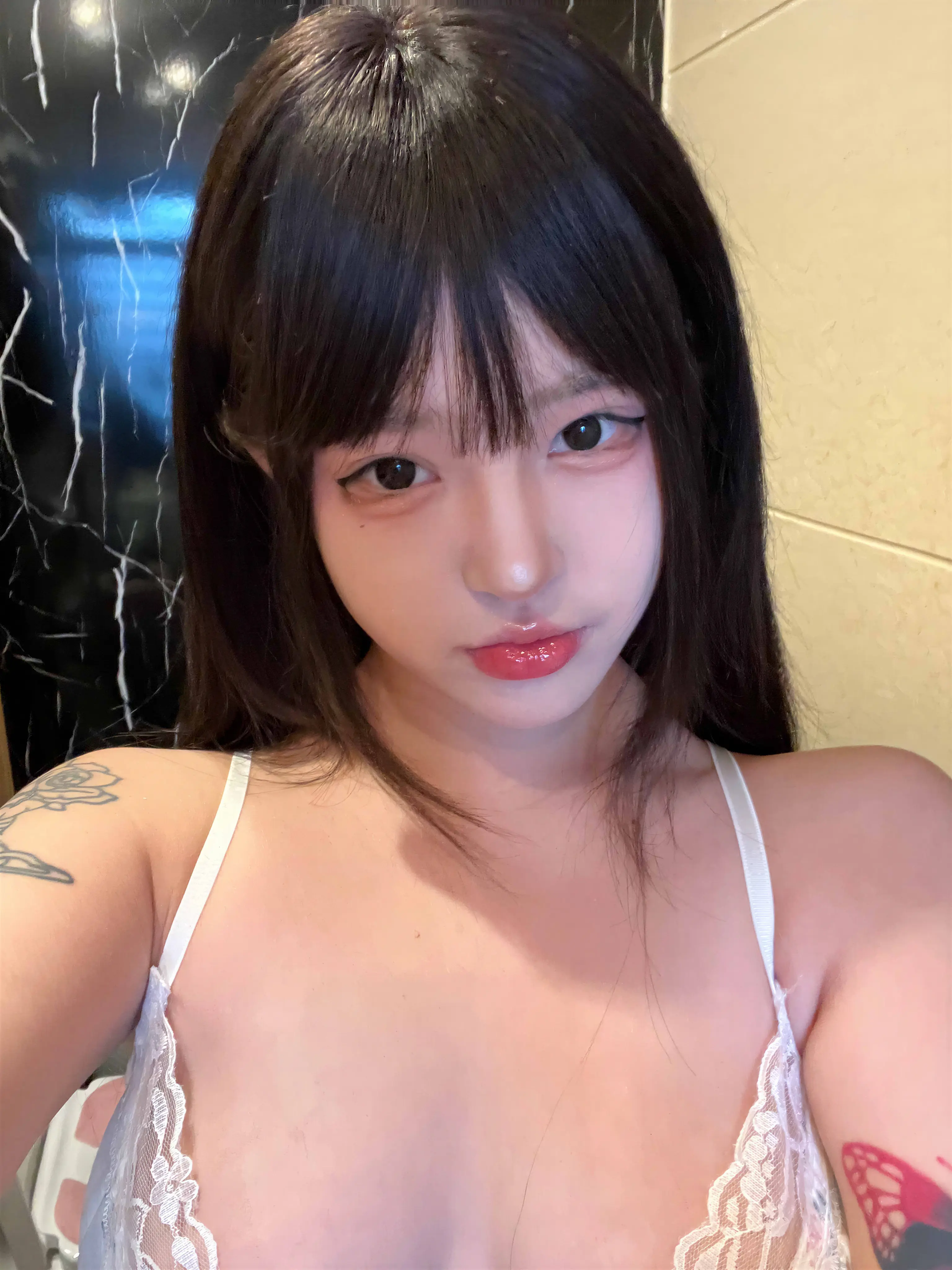 小U优优子 –  蕾丝自拍照 9P